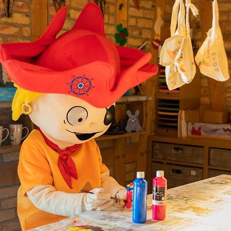 Familien Wellness Hotel Seeklause Mit Grossem Abenteuerspielplatz "Piraten-Insel-Usedom" Kinder Immer All-Inklusive & Getraenke Ganztags Inklusive Trassenheide Exterior foto
